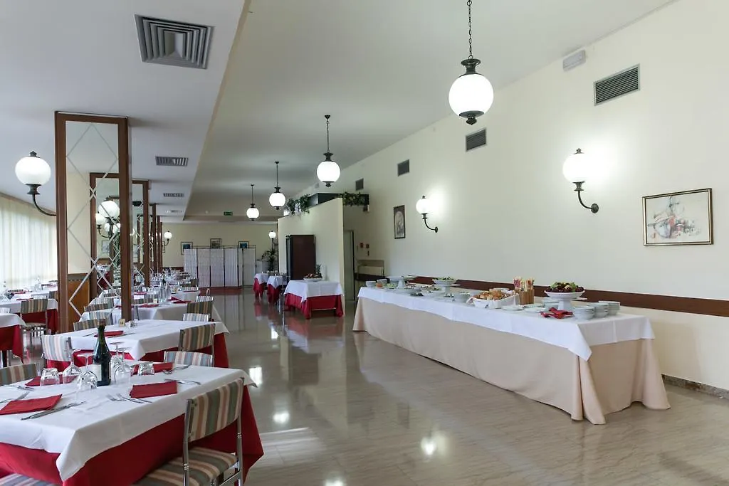 Hotel Ambasciatori Terme Milano Marittima 3*,