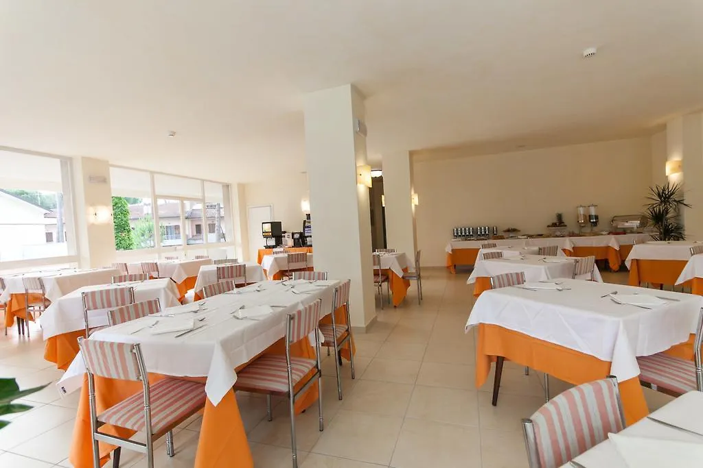 Hotel Ambasciatori Terme Milano Marittima 3*,