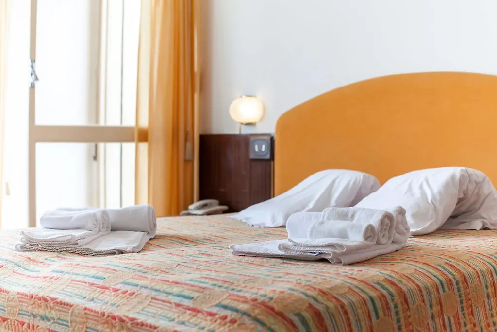 Hotel Ambasciatori Terme Milano Marittima 3*,  Italien